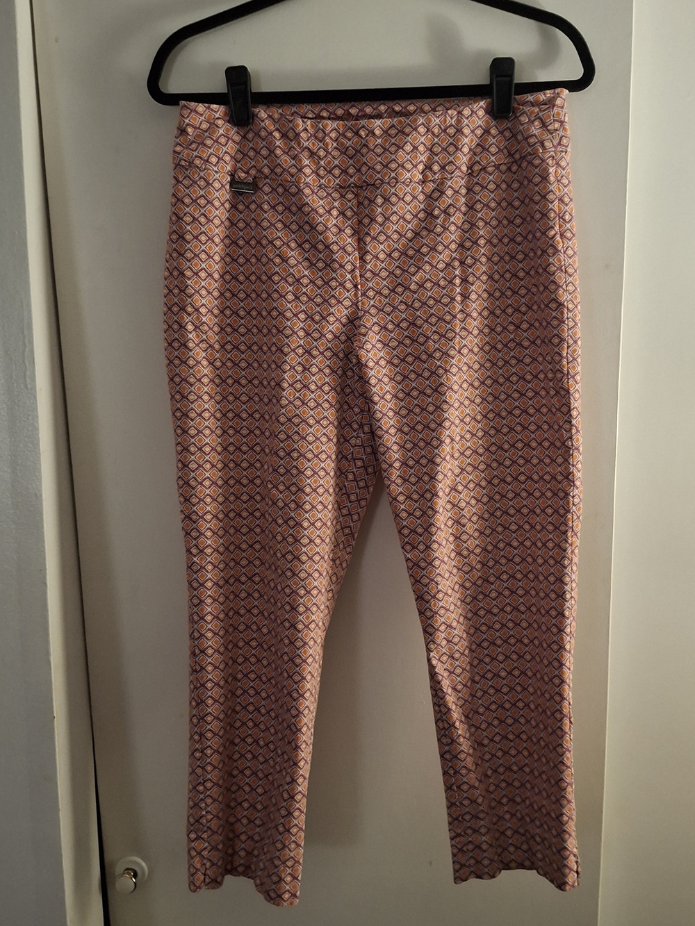 Peck & Peck Women's Pink and Orange Geometric Print Stretch Ankle Pants